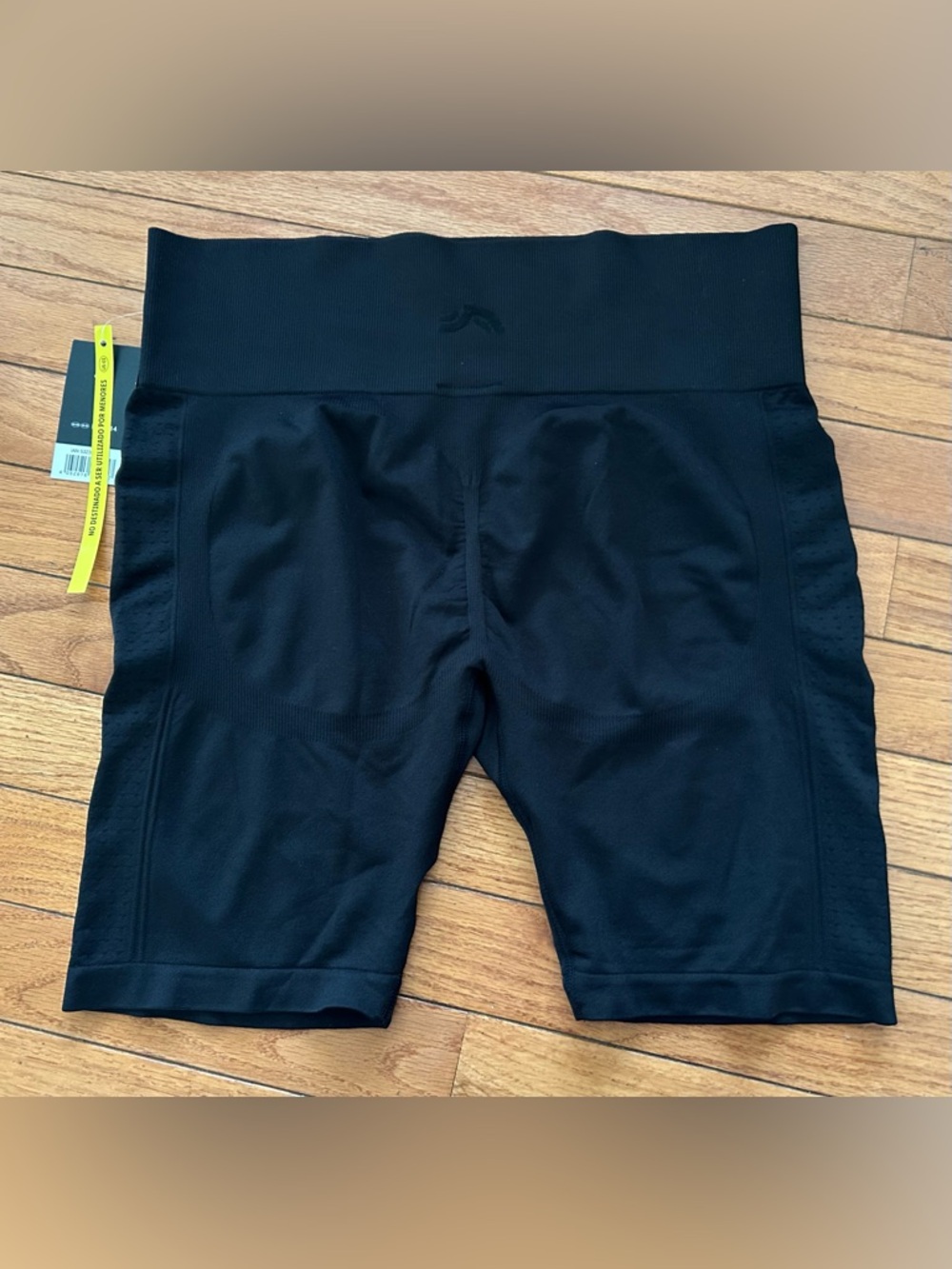 Black Seamless High-Waisted Biker Shorts Size L 12/14 NWT - Picture 4 of 4